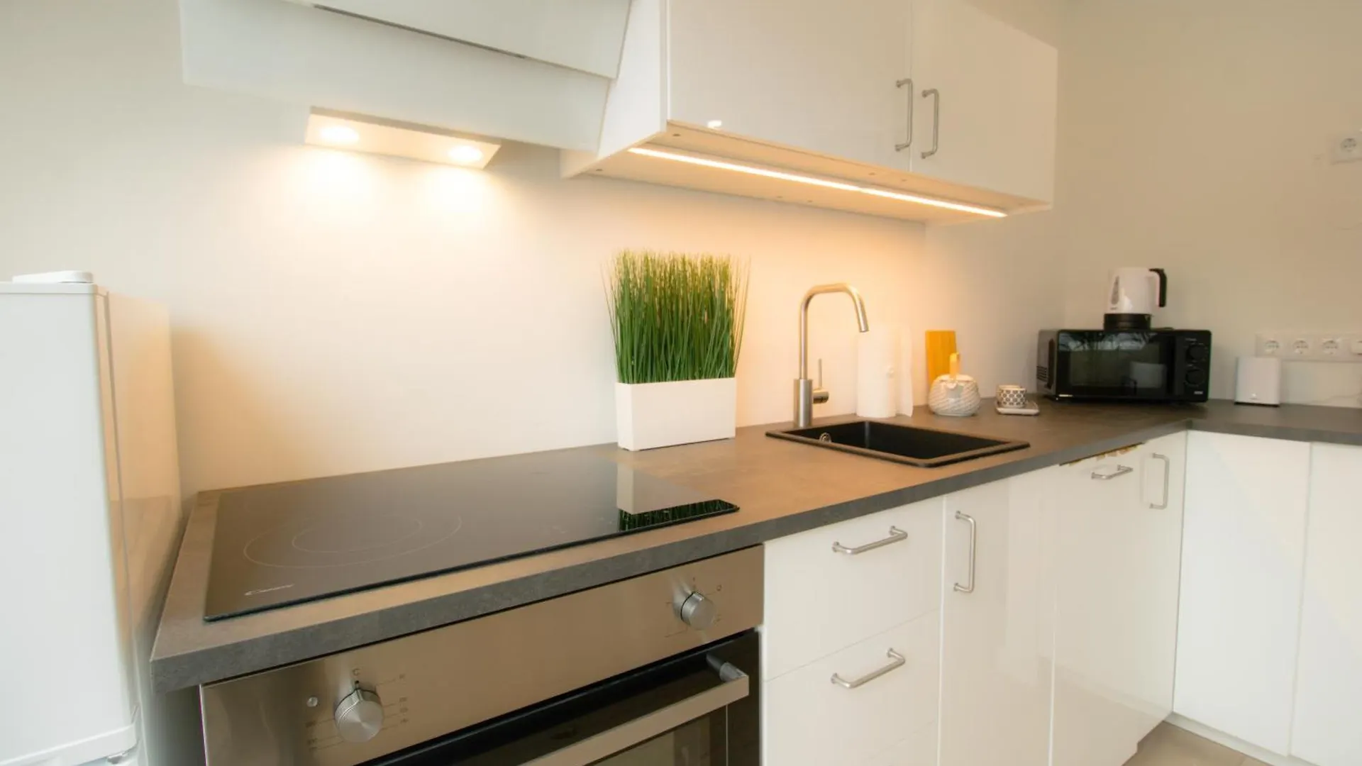 Central, Stylish And Modern L Jos24 فيينا 0*,